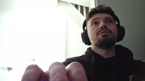 8inchdude93 online show from April 2026 03:09:01 PM