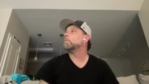 Snapshot of 8inchinnh chatting on December 2025 08:46:01 PM Matty online show from December 2025 08:46:01 PM