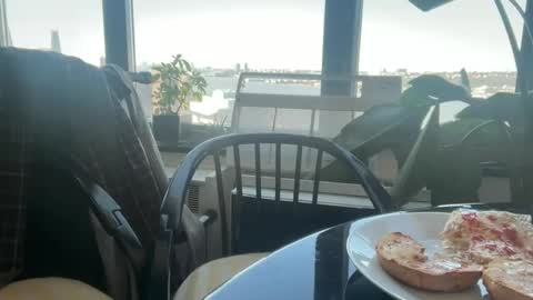 Snapshot of 8thsnd chatting on October 2025 02:48:01 PM huh online show from October 2025 02:48:01 PM