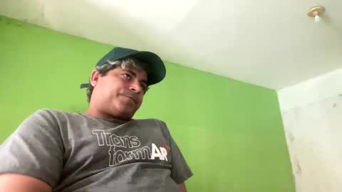 Snapshot of 9vinhocamshow chatting on November 2025 12:04:01 PM 9vinhocamshow online show from November 2025 12:04:01 PM