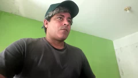 Snapshot of 9vinhocamshow chatting on November 2025 11:34:02 AM 9vinhocamshow online show from November 2025 11:34:02 AM