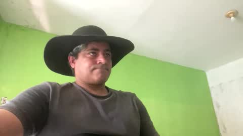 Snapshot of 9vinhocamshow chatting on November 2025 12:19:02 PM 9vinhocamshow online show from November 2025 12:19:02 PM