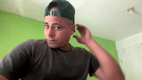 Snapshot of 9vinhocamshow chatting on December 2025 10:57:02 AM 9vinhocamshow online show from December 2025 10:57:02 AM