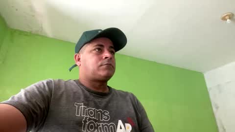 Snapshot of 9vinhocamshow chatting on December 2025 10:57:02 AM 9vinhocamshow online show from December 2025 10:57:02 AM