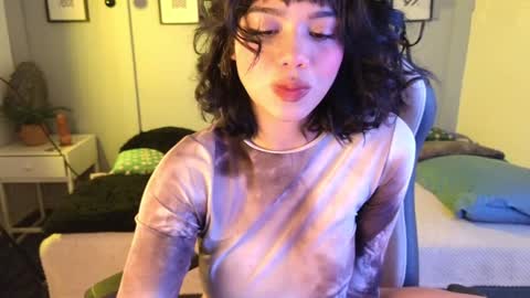 abigaill online show from December 2024 06:00:01 AM