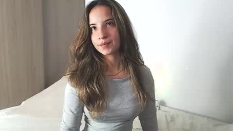 _abrill_20 online show from April 2026 05:28:01 PM