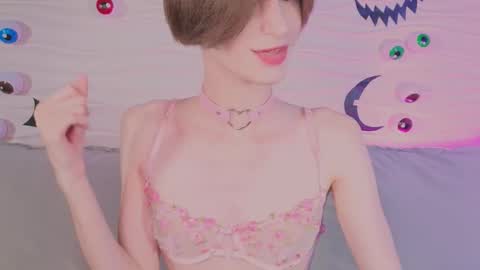 adrian online show from October 2025 05:19:01 AM