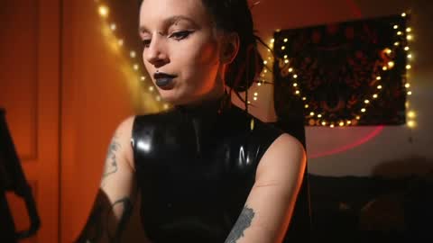 Snapshot of _alicemorrison_ chatting on June 2026 05:46:01 PM Alice Morrison Mistress Datura online show from June 2026 05:46:01 PM