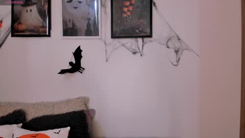 _allisongomez online show from October 2025 06:06:01 PM