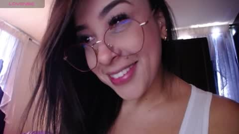 Snapshot of _andrea_gomez1 chatting on April 2026 05:48:02 PM andrea online show from April 2026 05:48:02 PM