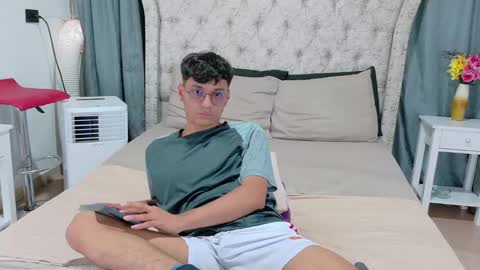 Andres online show from December 2024 07:37:02 PM