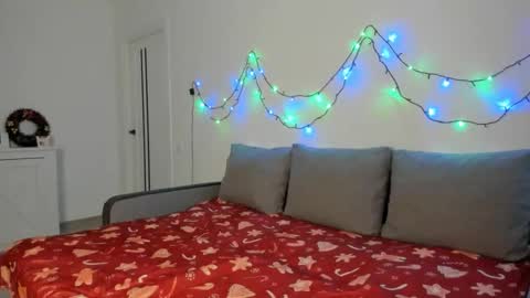 Anna online show from November 2025 03:25:01 PM