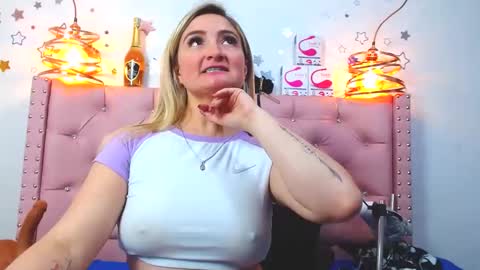 Snapshot of _antonella_11 chatting on February 2025 12:53:02 AM _antonella_11 online show from February 2025 12:53:02 AM