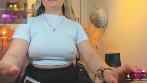 Snapshot of _antonella_11 chatting on November 2025 10:54:02 PM _antonella_11 online show from November 2025 10:54:02 PM