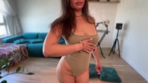 Snapshot of _artease_ chatting on June 2026 03:06:02 AM Mariya online show from June 2026 03:06:02 AM