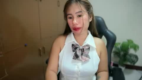 Snapshot of _ashley27 chatting on June 2026 06:07:02 AM Angie online show from June 2026 06:07:02 AM
