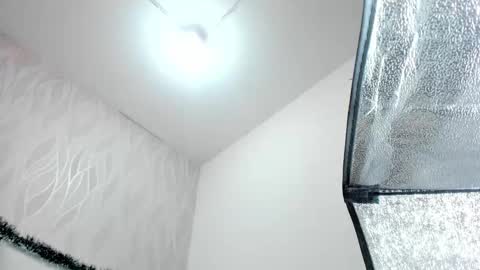 Aura online show from December 2025 03:36:01 AM