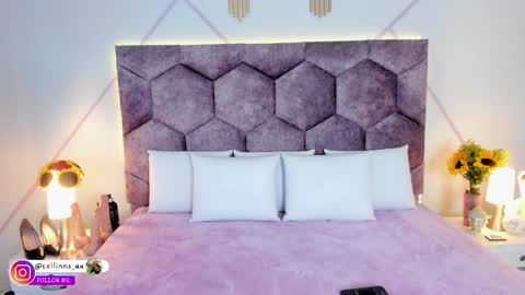 Snapshot of _aurora_collins_ chatting on October 2025 01:04:02 PM _aurora_collins_ online show from October 2025 01:04:02 PM