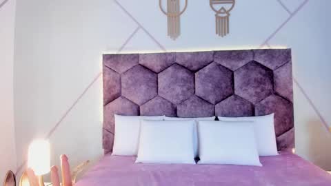 Snapshot of _aurora_collins_ chatting on November 2025 01:13:02 PM _aurora_collins_ online show from November 2025 01:13:02 PM