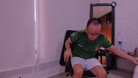 _axelking_ online show from December 2025 11:25:02 AM