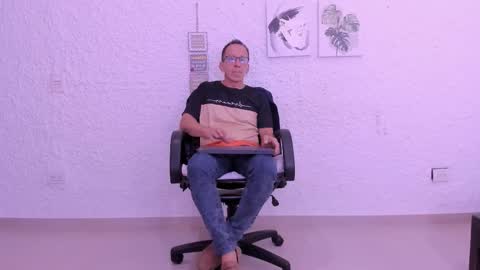 _axelking_ online show from February 2026 11:39:01 AM