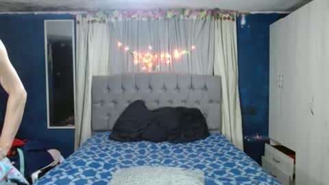 Snapshot of _azalea_65 chatting on October 2025 01:15:02 AM _azalea_65 online show from October 2025 01:15:02 AM