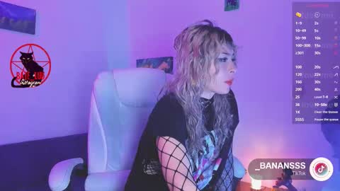 Snapshot of _baterchatur chatting on December 2025 11:20:01 PM Lunita online show from December 2025 11:20:01 PM