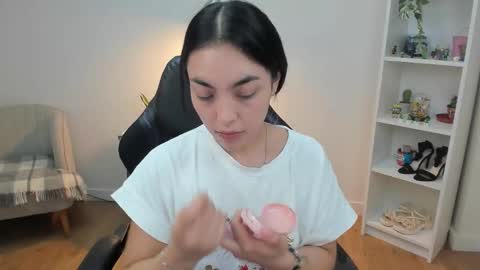 Bella Evans online show from February 2026 06:00:02 AM