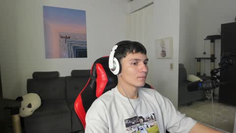 Snapshot of _blakee chatting on December 2024 07:17:02 AM B L A K E online show from December 2024 07:17:02 AM