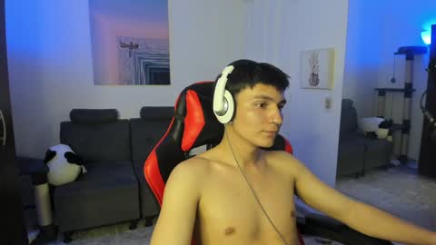 Snapshot of _blakee chatting on December 2024 07:00:01 AM B L A K E online show from December 2024 07:00:01 AM