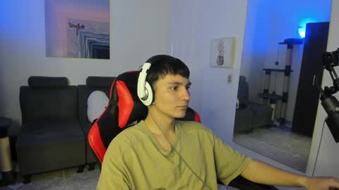 Snapshot of _blakee chatting on December 2024 02:51:01 AM B L A K E online show from December 2024 02:51:01 AM