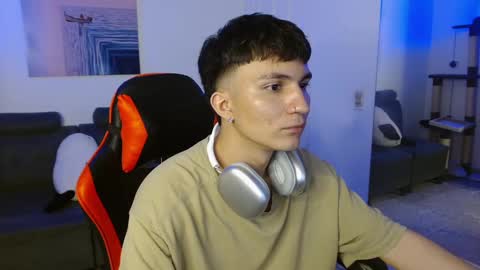 Snapshot of _blakee chatting on February 2025 07:03:01 AM B L A K E online show from February 2025 07:03:01 AM