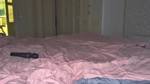 Stella online show from December 2025 03:33:01 AM