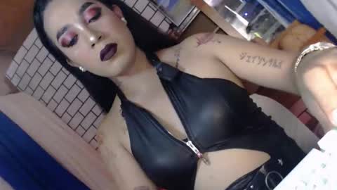 Snapshot of _caroline69 chatting on April 2026 05:52:01 AM Caroline online show from April 2026 05:52:01 AM