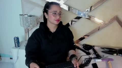 Caroline Sweet online show from January 2025 07:25:01 AM