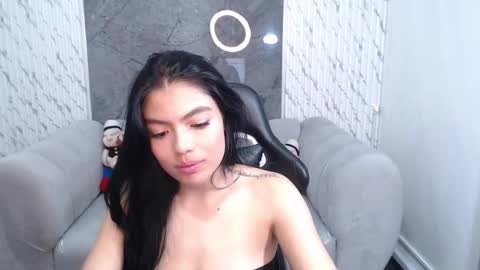 Snapshot of _charlottee_b chatting on February 2026 08:07:01 PM _charlottee_b online show from February 2026 08:07:01 PM