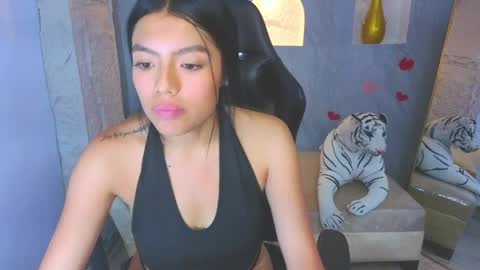 _charlottee_b online show from May 2026 01:57:16 AM