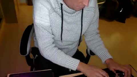  chris 87 online show from December 2025 09:30:01 PM