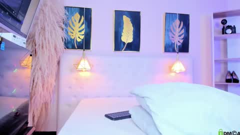 Snapshot of _cinnamon_star chatting on September 2025 12:28:02 PM _cinnamon_star online show from September 2025 12:28:02 PM