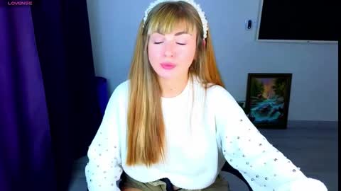 Snapshot of _comefeelme_ chatting on November 2025 11:27:01 AM D online show from November 2025 11:27:01 AM