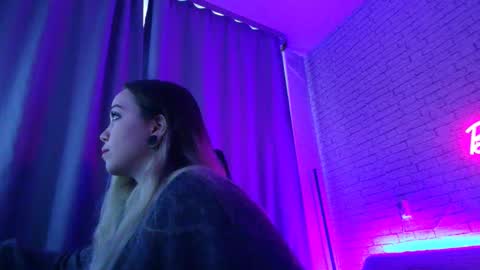 Nica online show from December 2025 05:27:02 AM