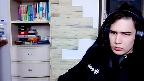 Snapshot of _crise_next_door_ chatting on October 2025 02:58:02 PM _crise_next_door_ online show from October 2025 02:58:02 PM