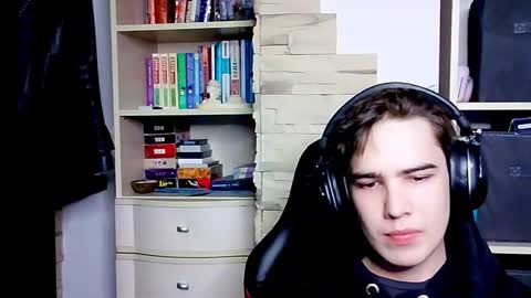 Snapshot of _crise_next_door_ chatting on October 2025 02:14:02 PM _crise_next_door_ online show from October 2025 02:14:02 PM