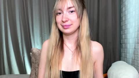 Snapshot of _crystal_moon_1 chatting on November 2025 10:07:02 PM _crystal_moon_1 online show from November 2025 10:07:02 PM