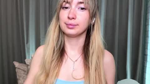 Snapshot of _crystal_moon_1 chatting on November 2025 06:23:02 PM _crystal_moon_1 online show from November 2025 06:23:02 PM