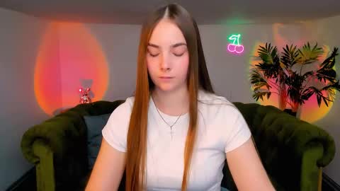 Erika online show from September 2025 01:11:02 PM