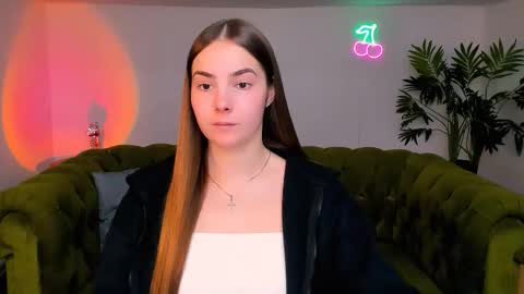 Erika online show from September 2025 01:33:02 PM