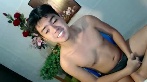 Snapshot of _cumwithrussel chatting on June 2026 12:19:01 AM Russ online show from June 2026 12:19:01 AM