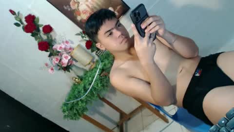 Snapshot of _cumwithrussel chatting on June 2026 01:32:01 AM Russ online show from June 2026 01:32:01 AM