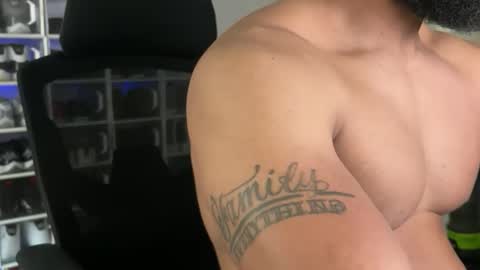 Snapshot of _da_d1ck_ chatting on December 2025 07:01:02 PM Da d1ck online show from December 2025 07:01:02 PM